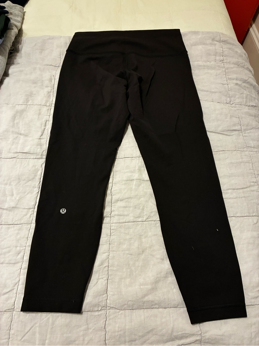 Lululemon black contour fit leggings